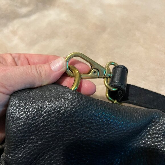 Large Fossil Erin crossbody fold over purse Black pebble leather dust bag includ - Picture 11 of 16